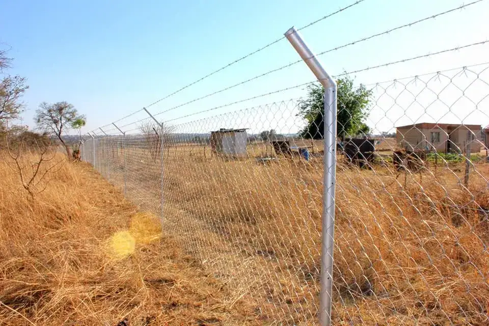 Framans Securities fencing installation and on-site project photo 9