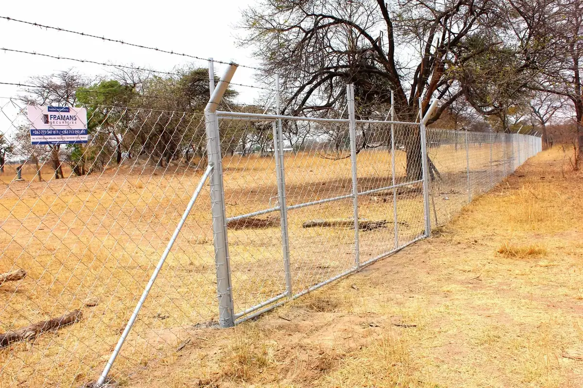 Framans Securities fencing installation and on-site project photo 10