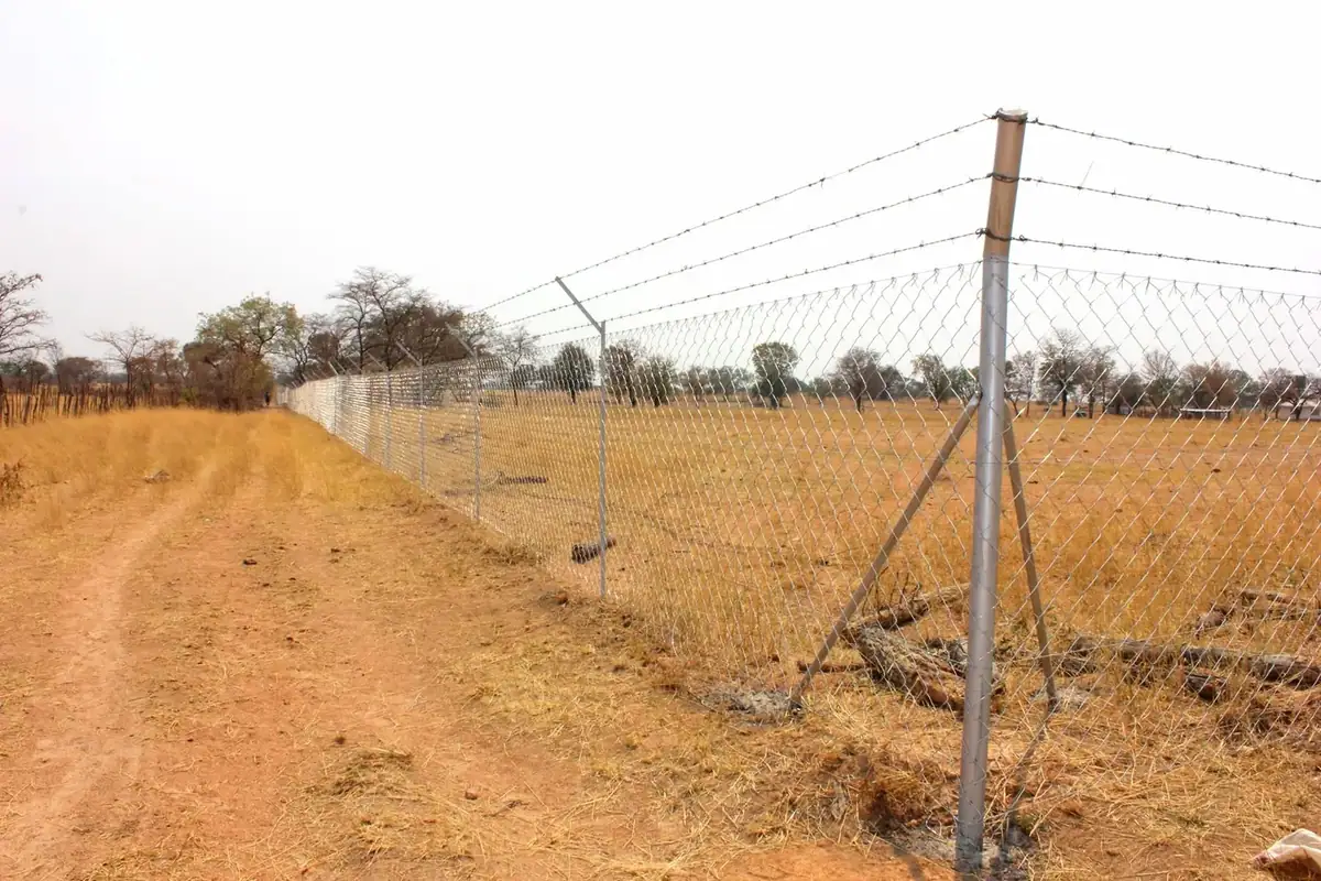 Framans Securities fencing installation and on-site project photo 11