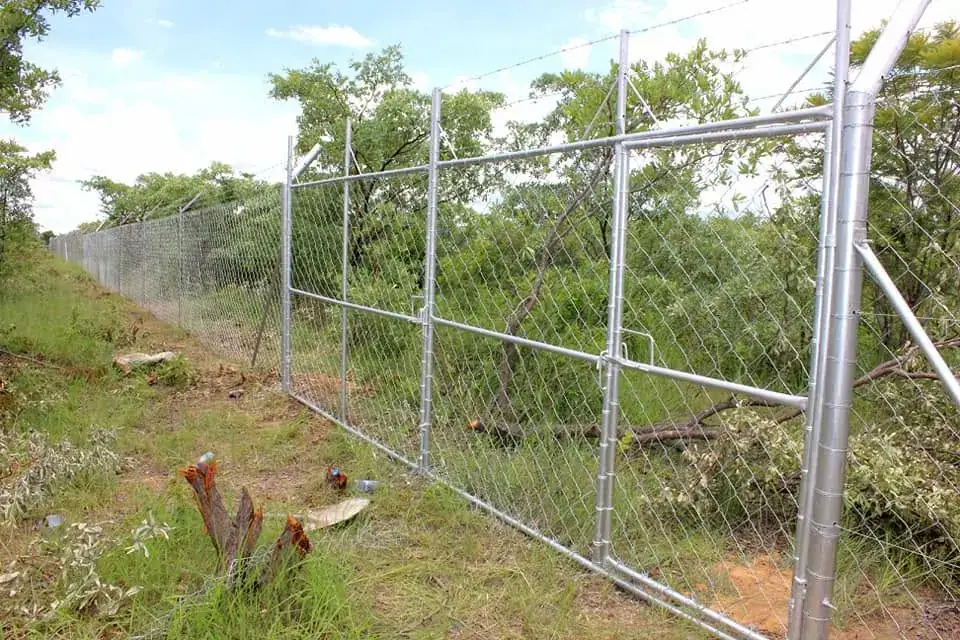 Framans Securities fencing installation and on-site project photo 23