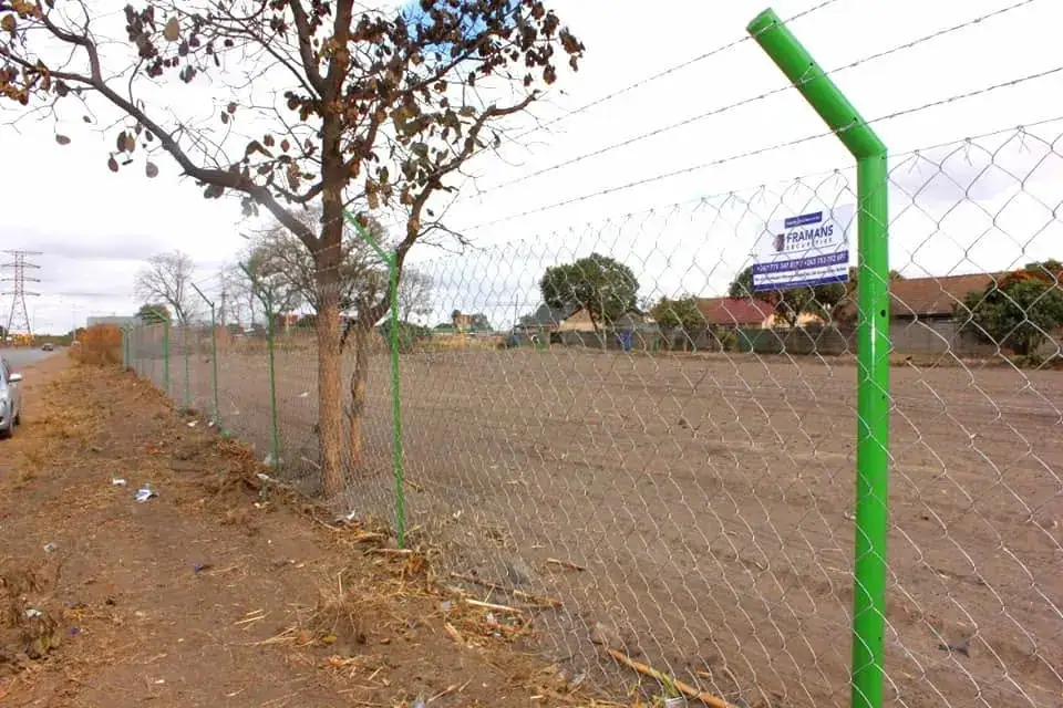 Framans Securities fencing installation and on-site project photo 28