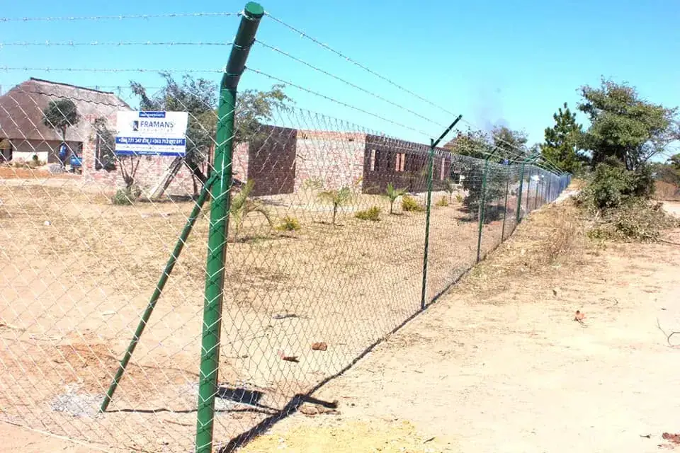 Framans Securities fencing installation and on-site project photo 29