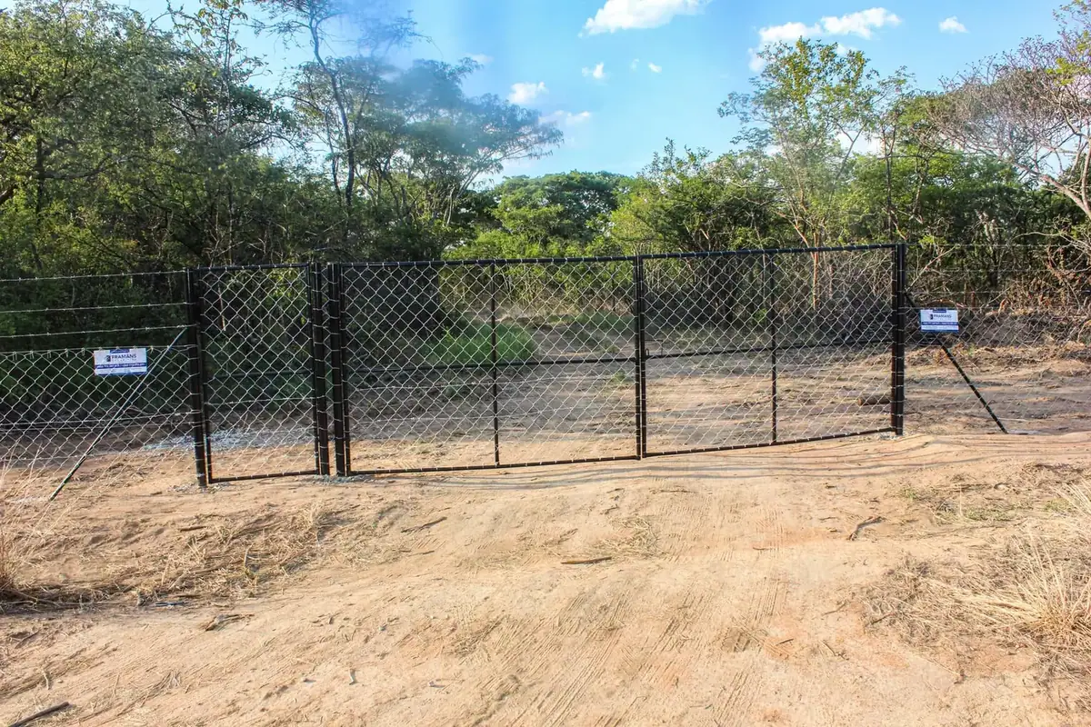 Framans Securities fencing installation and on-site project photo 36