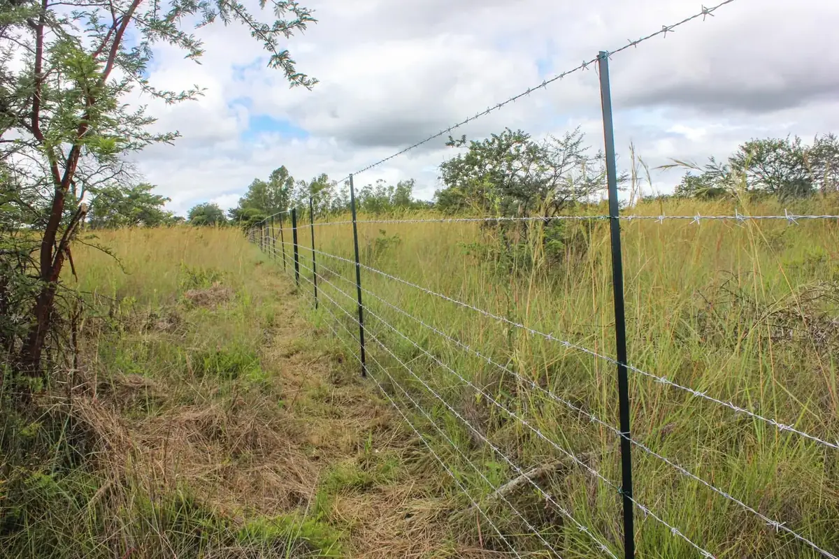 Framans Securities fencing installation and on-site project photo 46