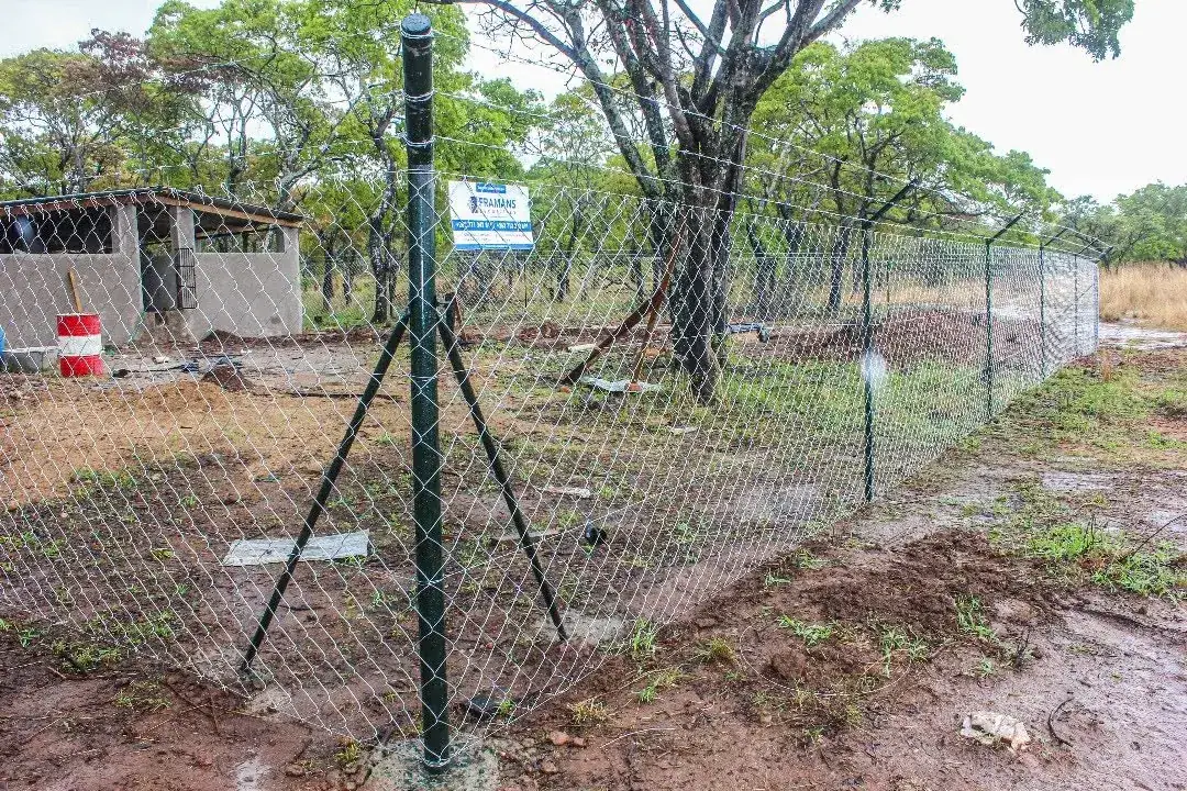 Framans Securities fencing installation and on-site project photo 53