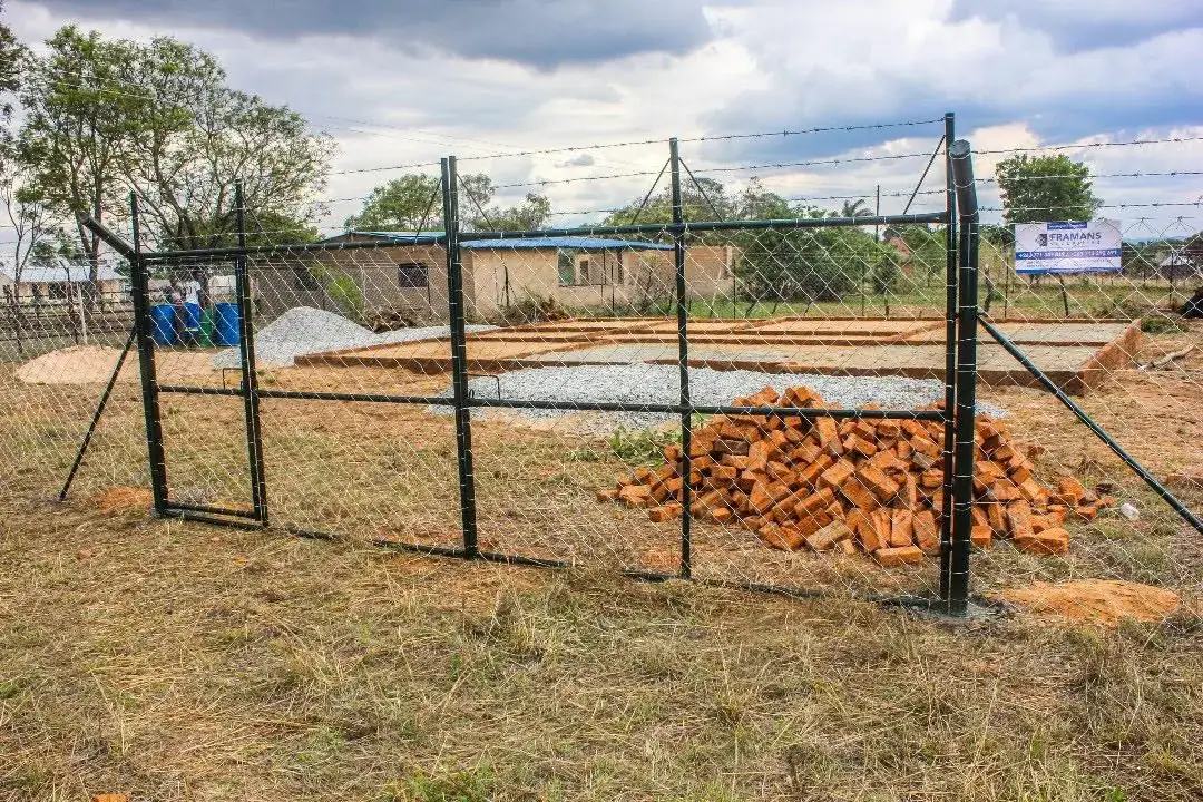 Framans Securities fencing installation and on-site project photo 54
