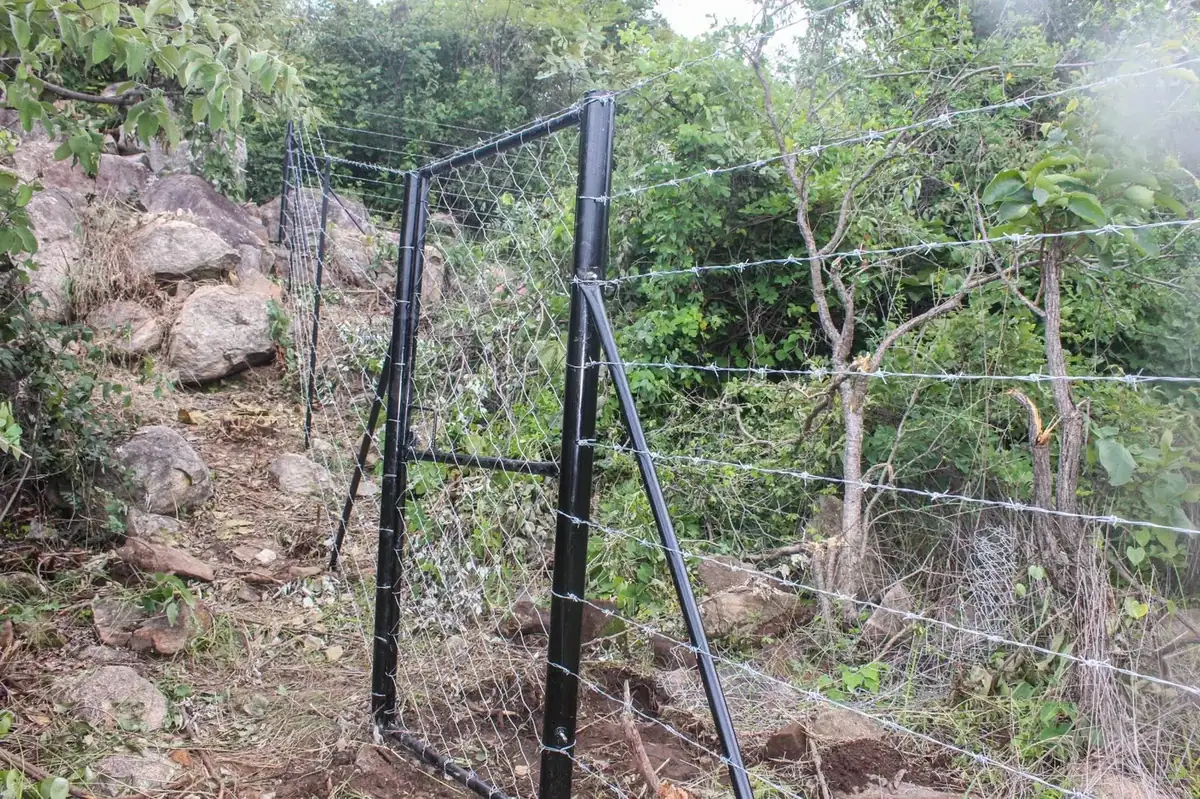 Framans Securities fencing installation and on-site project photo 62